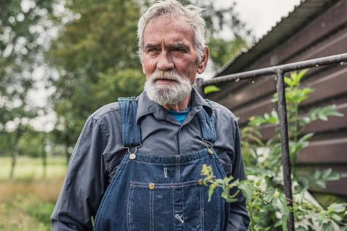 Difference Between Overalls and Coveralls