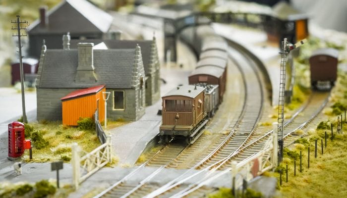 Building Realistic Model Scenery for Trains at Home