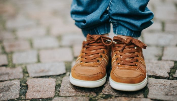 3 Signs That Your Kids Need New Shoes Now